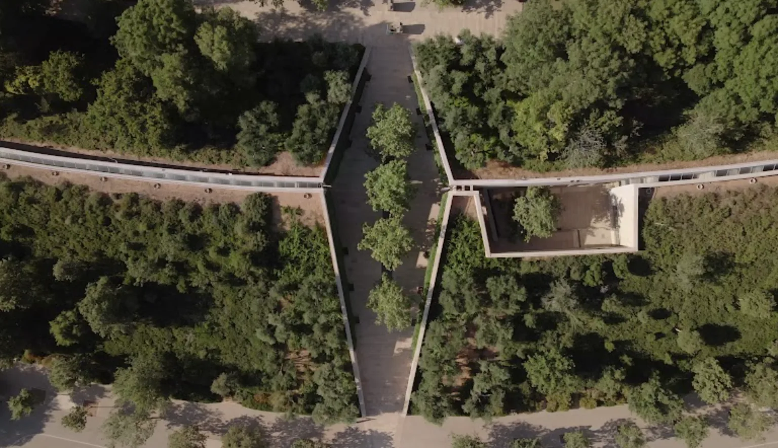 Ada, anyám az építész